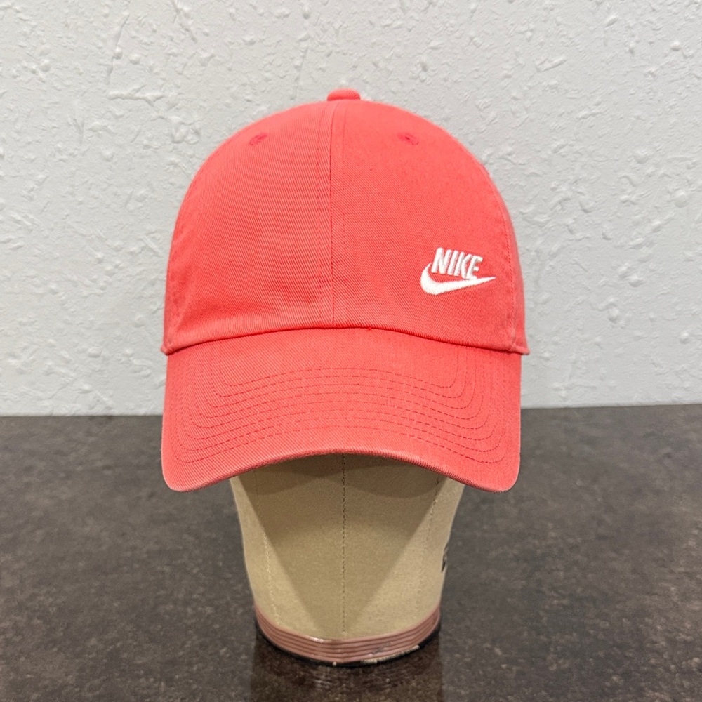 Nike‎ Coral-Pink Adjustable Cap
